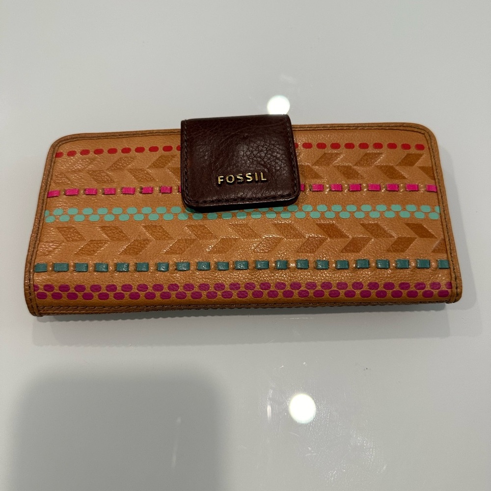 Fossil wallet - Excellent used condition.